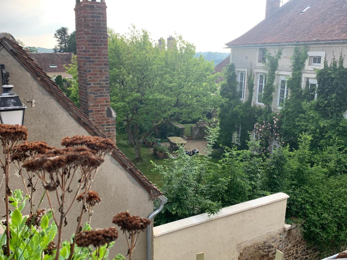 Bed and Breakfast Le Nid Perche Saint-Sauveur-en-Puisaye Exterior foto